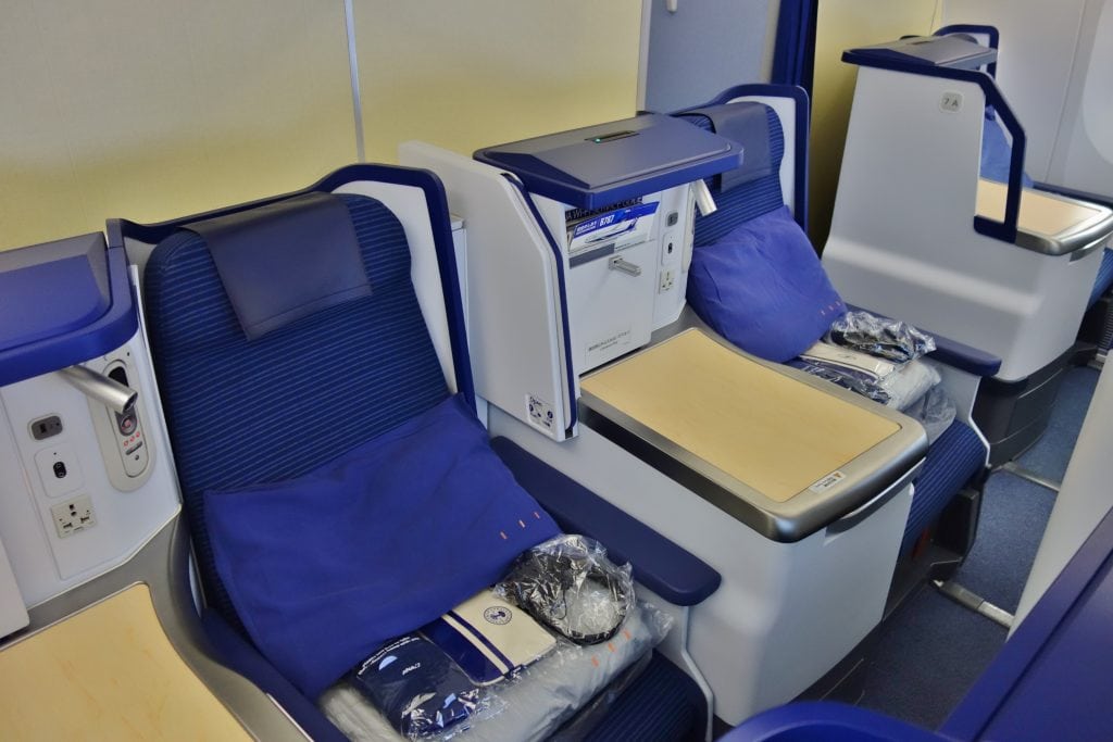 【Eytan】ビジネスクラス 2点 ANA B777-300ER（ANA BUSINESS STAGGERED）ビジネスクラス